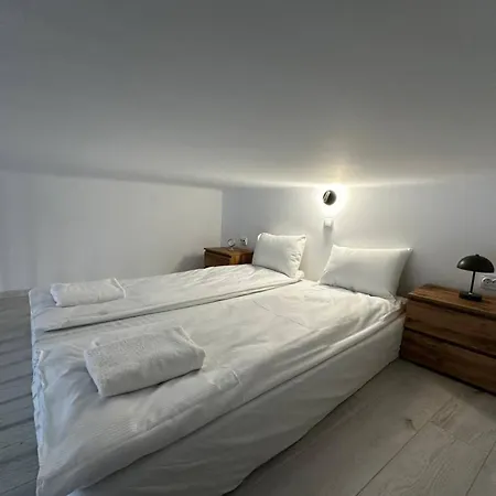 דירה Stylish Loft לבוב