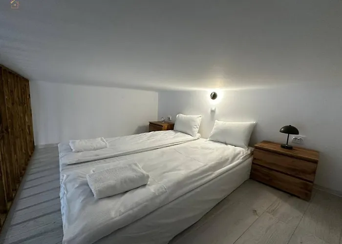 דירה Stylish Loft לבוב